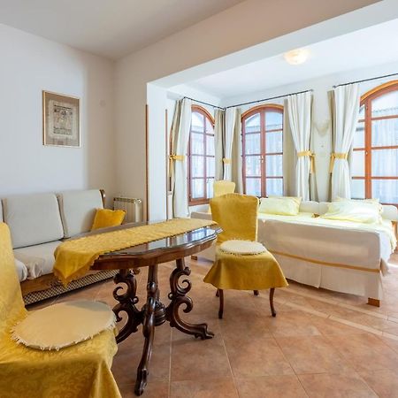Apartments Villa Mavero Banjole Extérieur photo