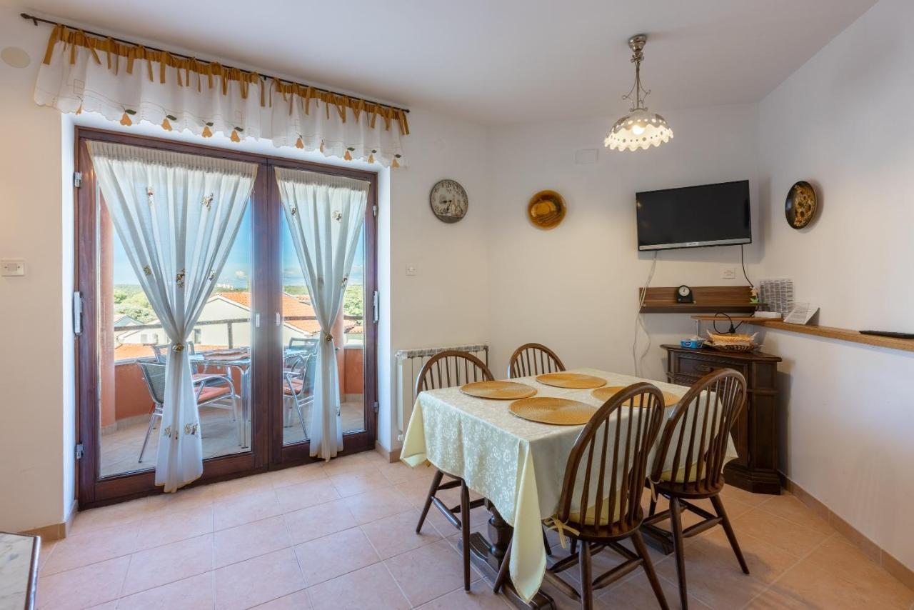 Apartments Villa Mavero Banjole Extérieur photo