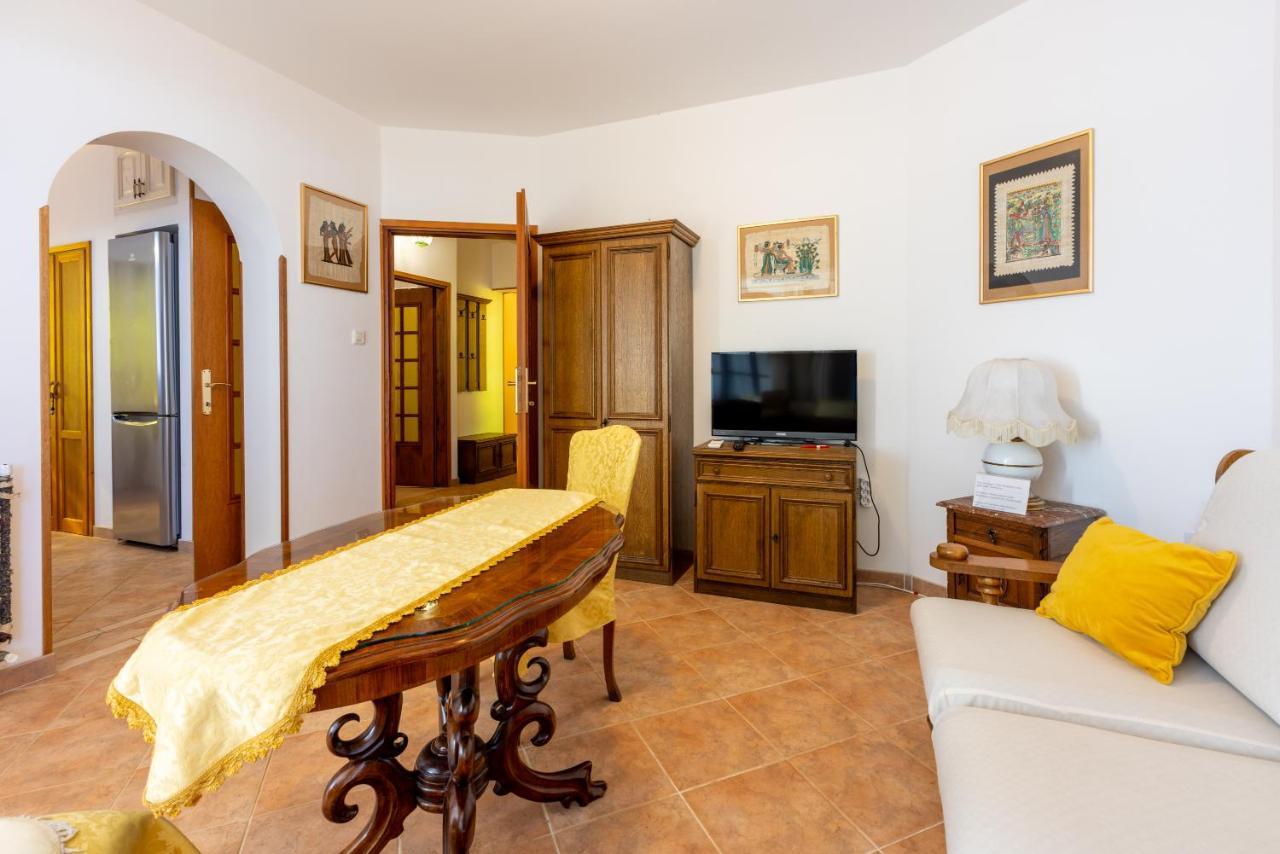 Apartments Villa Mavero Banjole Extérieur photo