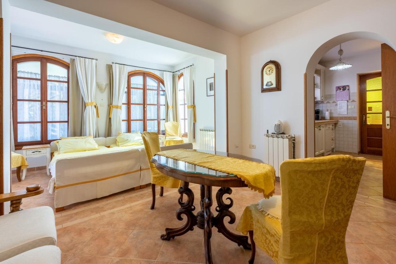 Apartments Villa Mavero Banjole Extérieur photo
