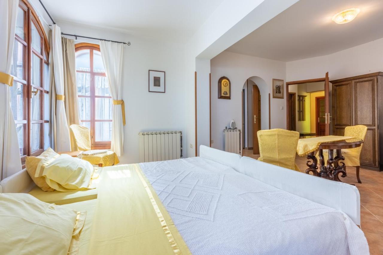 Apartments Villa Mavero Banjole Extérieur photo