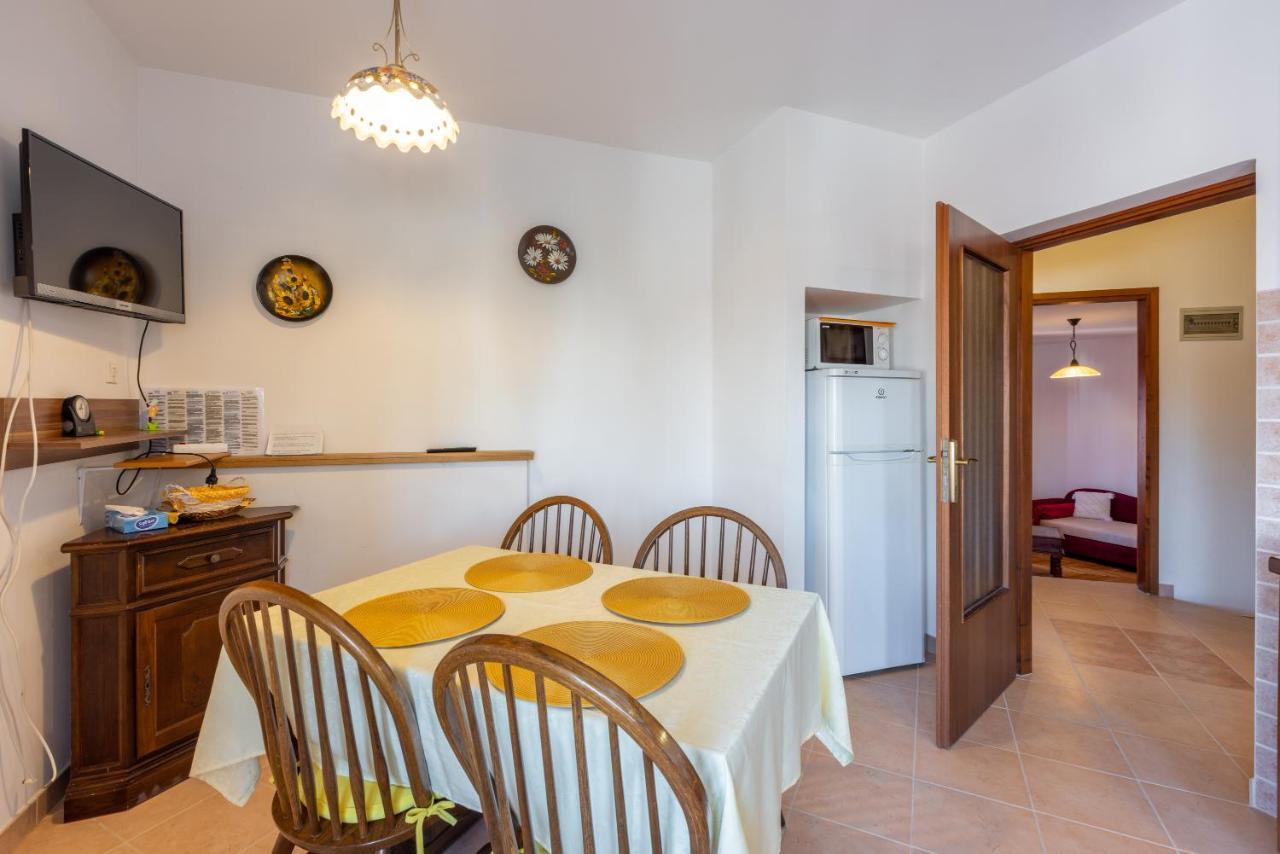 Apartments Villa Mavero Banjole Extérieur photo